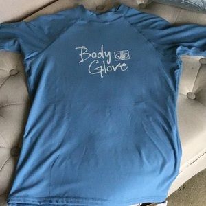 BodyGlove L women’s rash guard shirt.